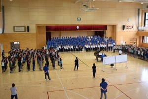 １０月４日　全校合唱、小中合同の練習が始まりました。